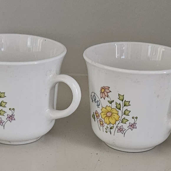 Four Vintage (1976-96) Corelle By Corning/Spring Meadow Flowers Coffee Cups. - Picture 1 of 6